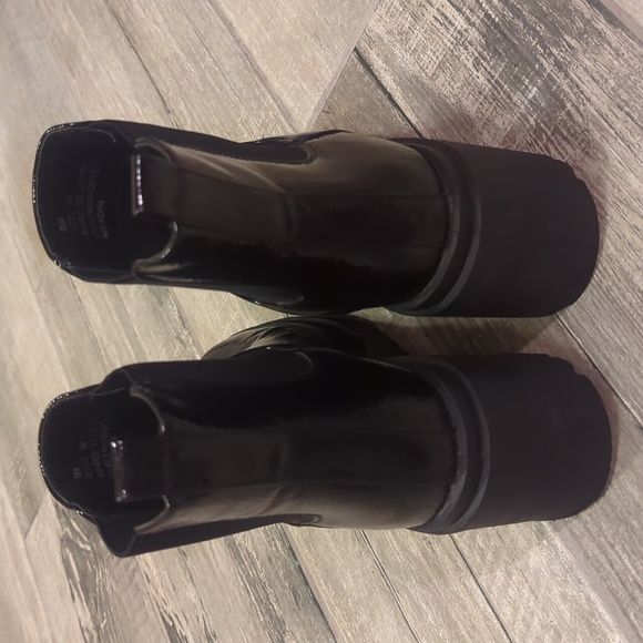 DIBA Patent Leather Like Chunky Combat Boots, Women's Size 8 - Picture 2 of 7